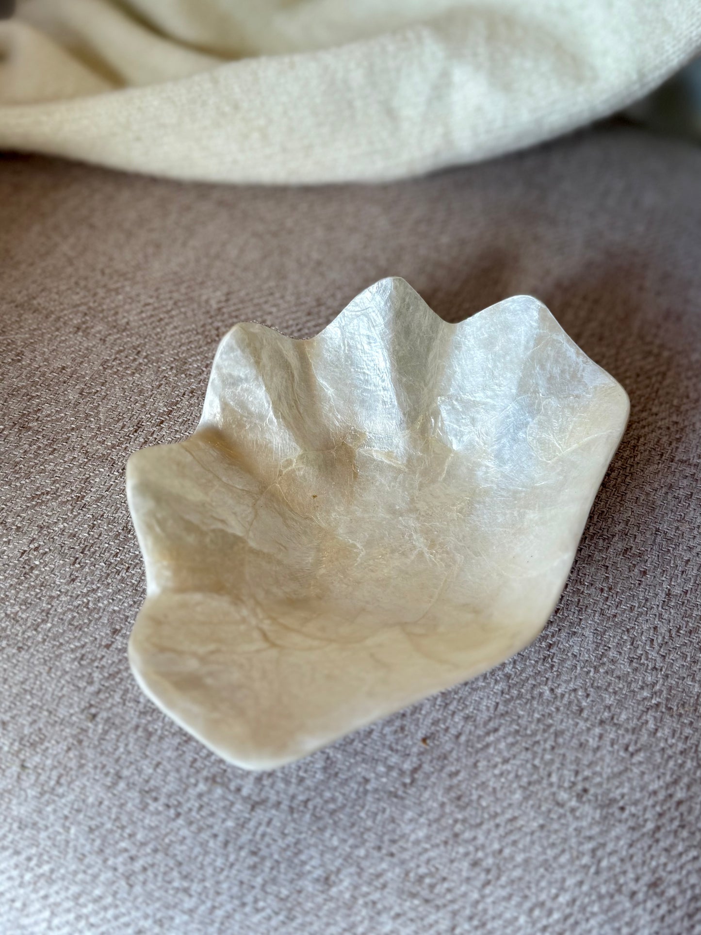 Coupelle en nacre “Bénitier” – pièce décorative artisanale de Bali