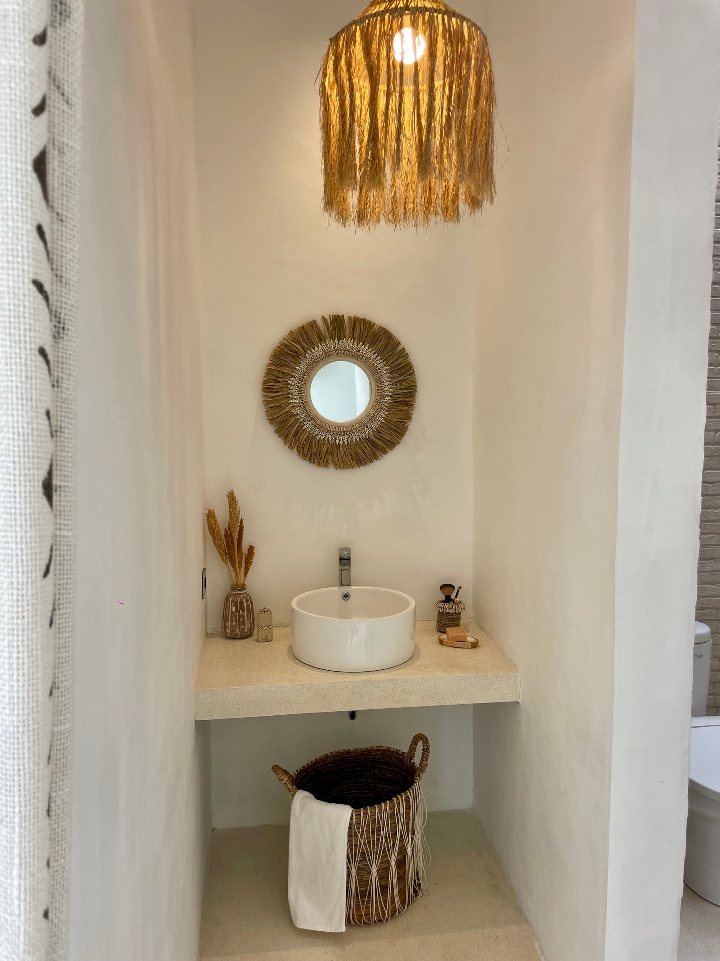 Miroir rond en coquillages et macramé – pièce artisanale bohème de Bali