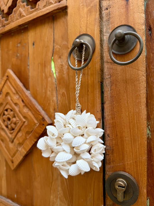 Embrasse en corde tressée et coquillages Anadara – décoration naturelle et élégante