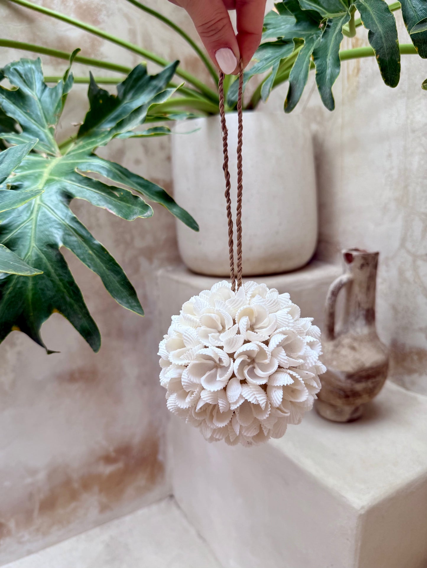 Boule en coquillage de Bali – déco naturelle à suspendre