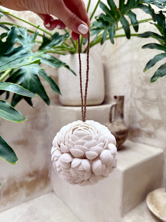 Boule en coquillage de Bali – texture naturelle et authentique