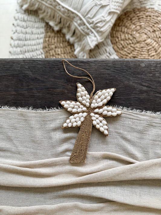 Petit palmier en coquillages et corde naturelle – touche bohème de Bali