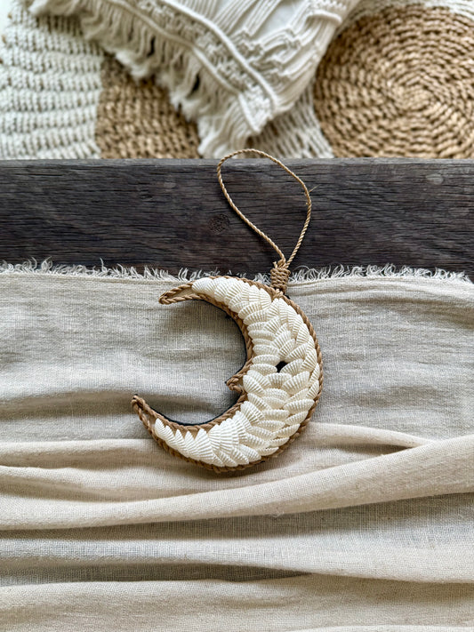 Suspension lune – création murale bohème de Bali