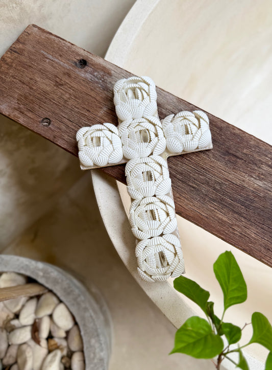 Croix en coquillages Anadara – pièce coup de cœur
