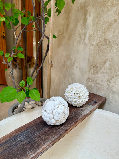 Boule en coquillage de Bali – texture naturelle et authentique