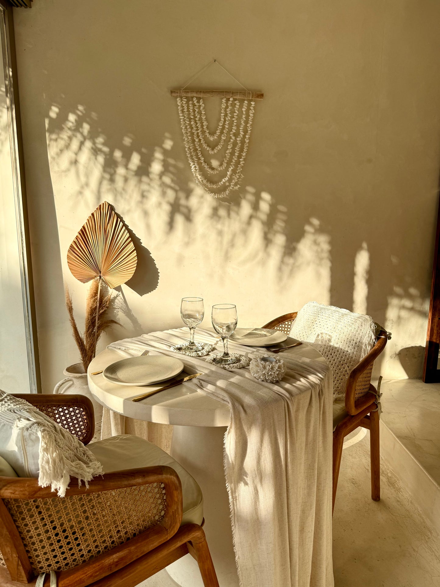 Suspension murale en bois flotté et coquillages Anadara – création artisanale de Bali