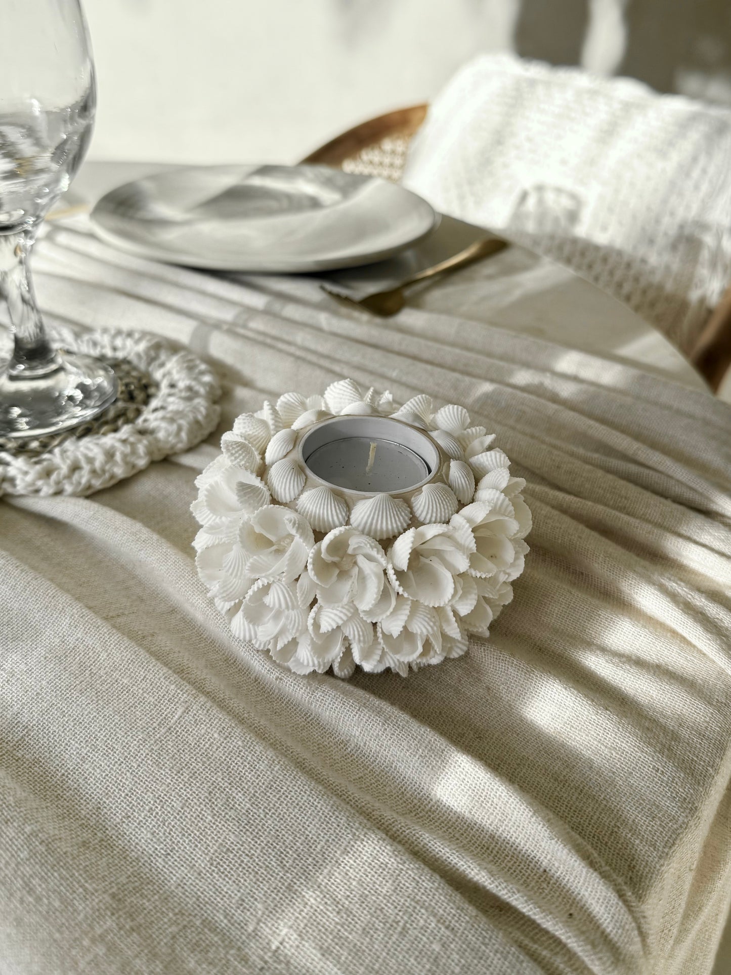 Bougeoir rond en coquillages Anadara – charme naturel et éclat balinais