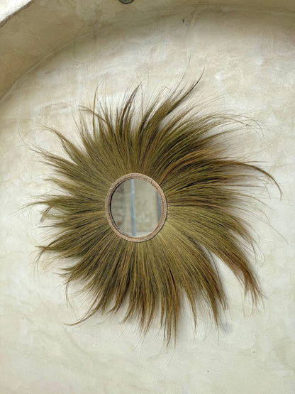 Miroir rond en Rayung kaki – grande décoration murale bohème