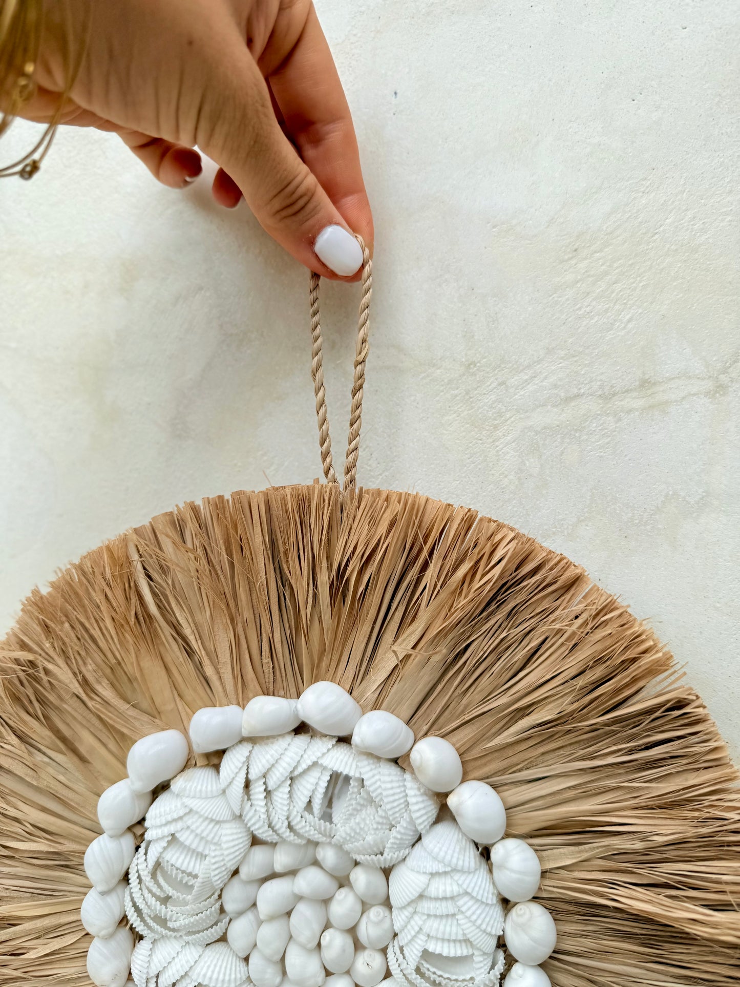 Décoration murale en coquillages et plantes aquatiques séchées – pièce artisanale bohème de Bali