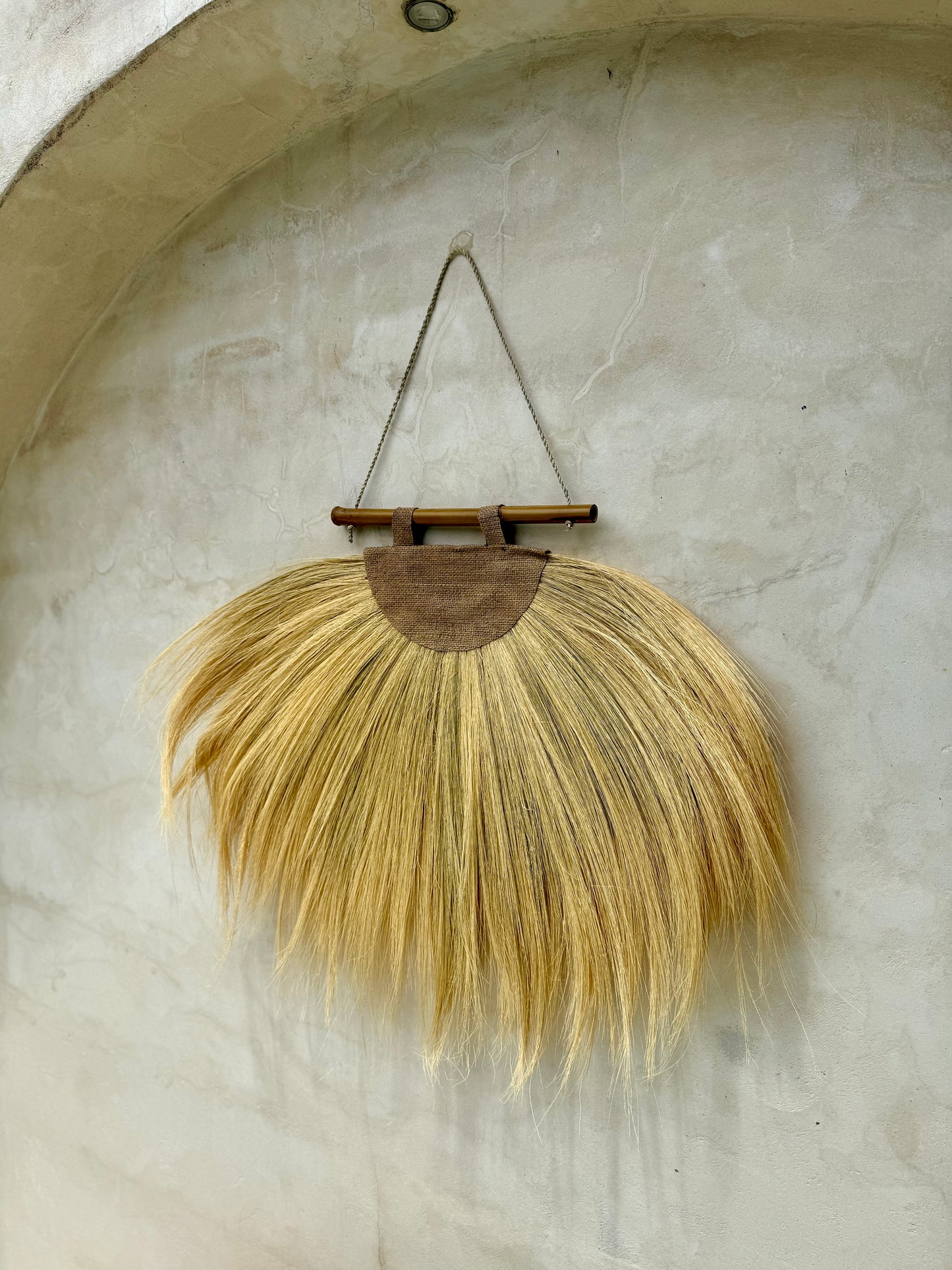 Décoration murale en herbe de Rayung naturelle – suspension artisanale bohème de Bali