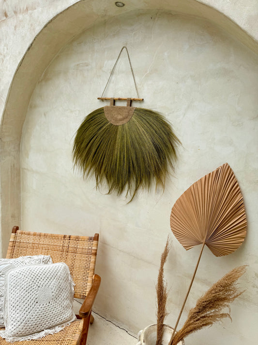 Suspension murale en herbe de Rayung kaki – pièce artisanale bohème de Bali