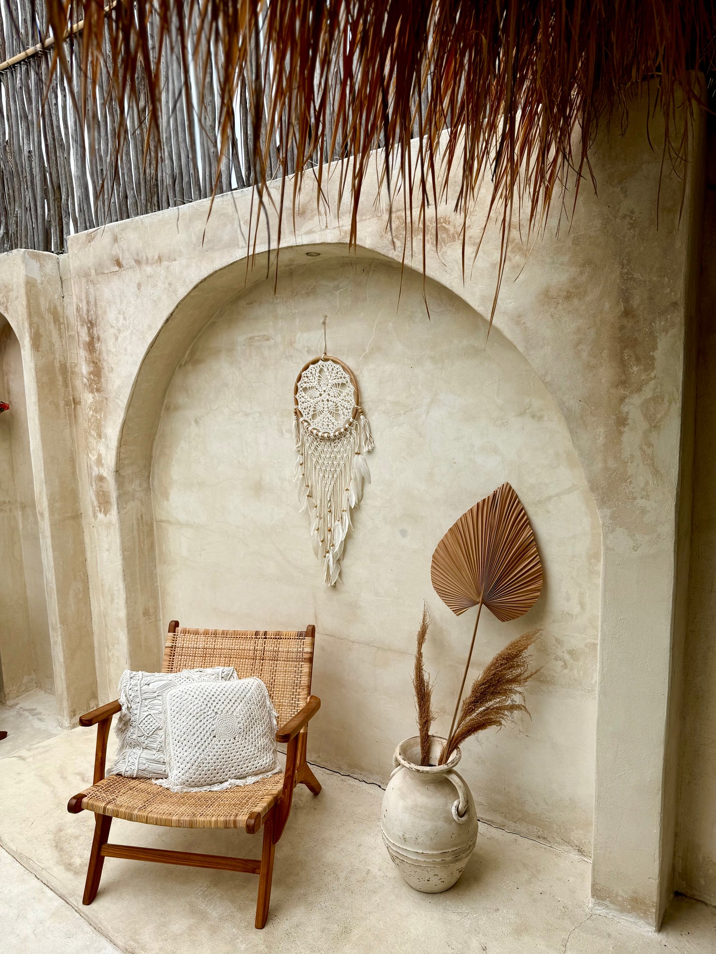 Attrape-rêves en macramé et bois naturel – décoration artisanale de Bali