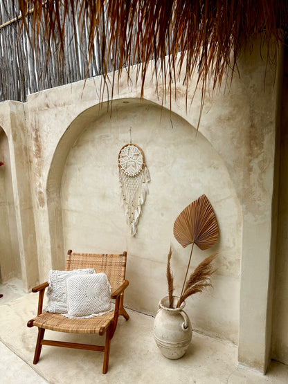 Attrape-rêves en macramé et bois naturel – décoration artisanale de Bali