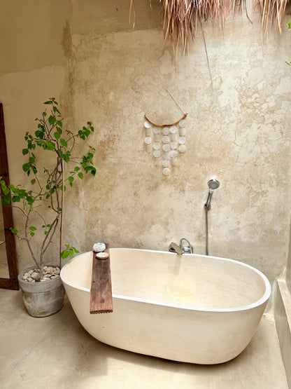 Suspension décorative en nacre et bambou – décoration murale bohème de Bali