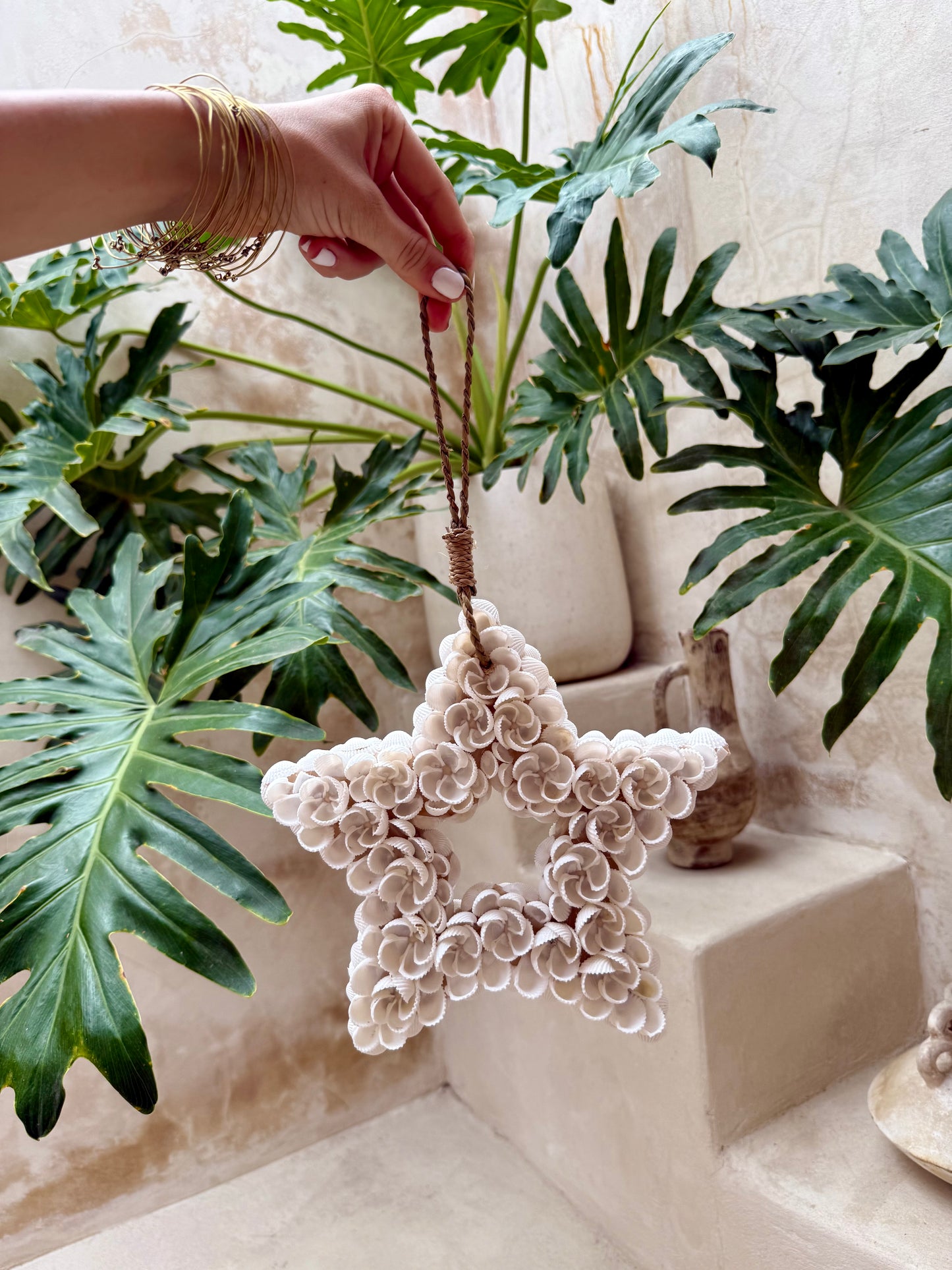 Suspension étoile en coquillages Anadara – touche festive et naturelle de Bali