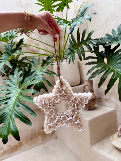 Suspension étoile en coquillages Anadara – touche festive et naturelle de Bali