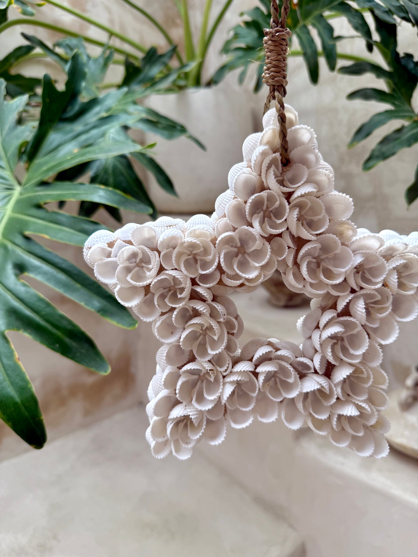 Suspension étoile en coquillages Anadara – touche festive et naturelle de Bali