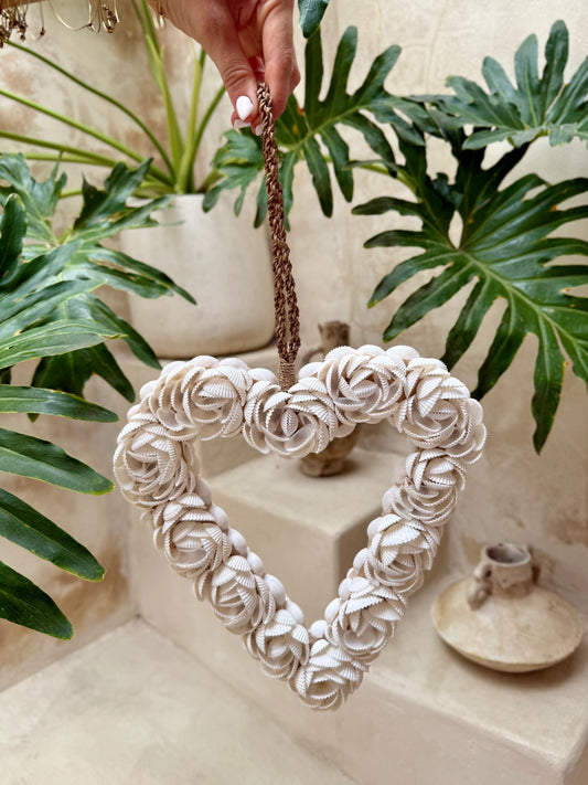 Grand cœur en coquillages Anadara – décoration naturelle et artisanale de Bali