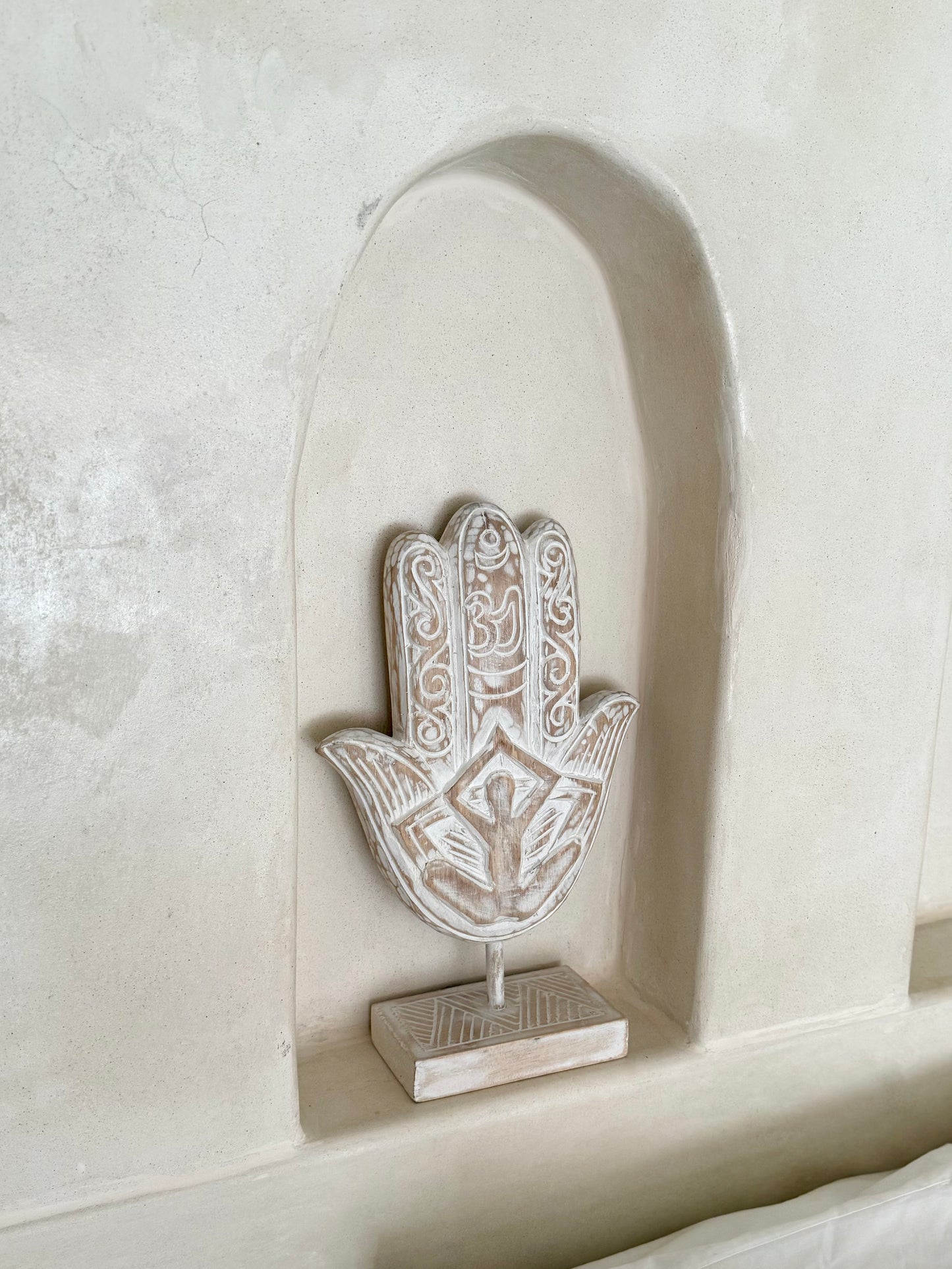 Main de Fatma en bois – protection et artisanat de Bali