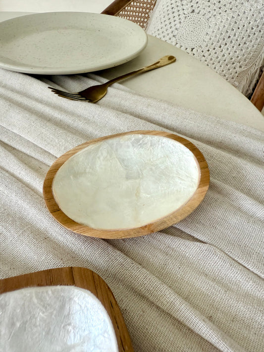 Coupelle ovale en bois de manguier et nacre – artisanat balinais