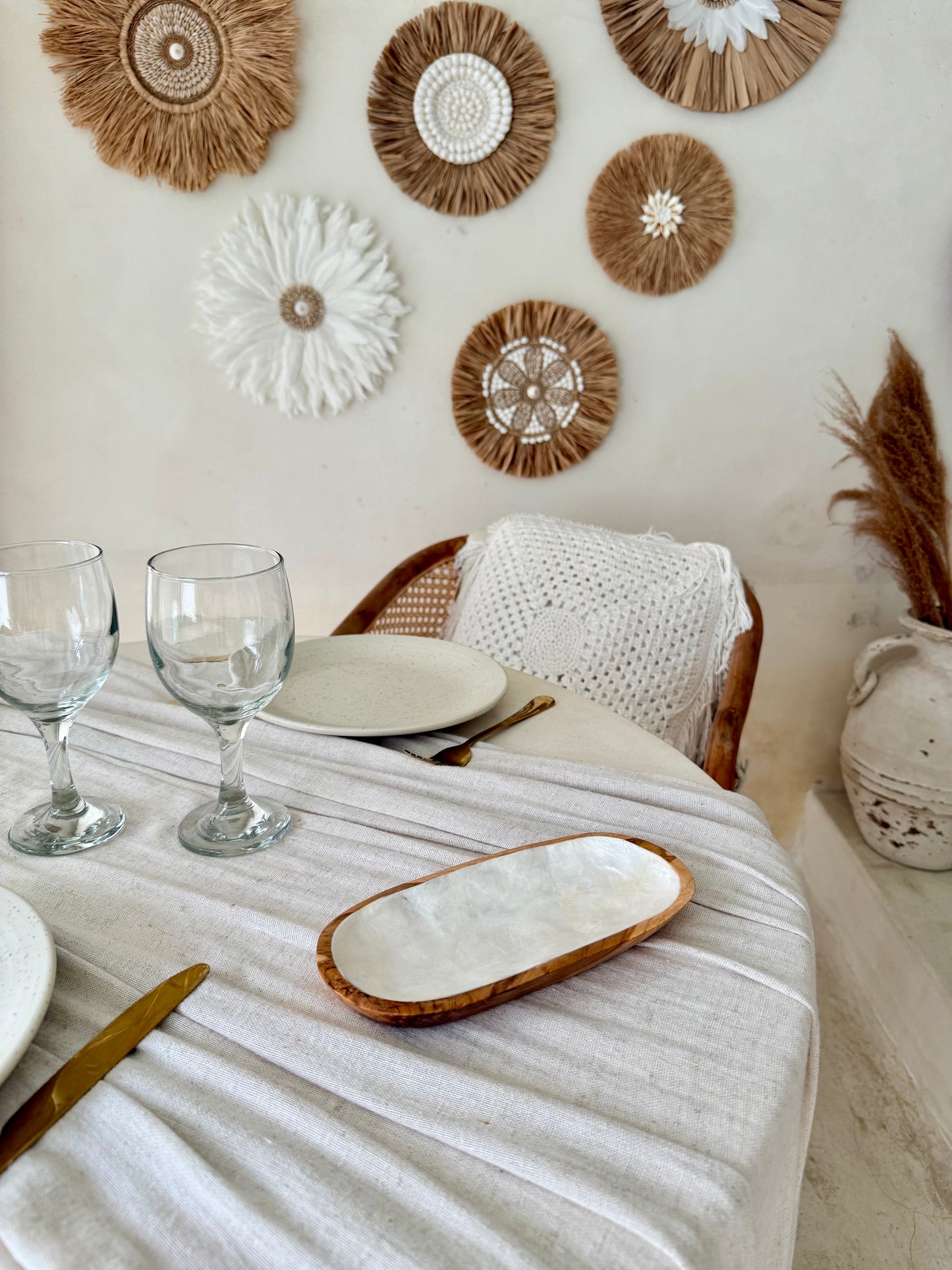 Grande coupelle ovale en bois de manguier et nacre – élégance naturelle et espace généreux