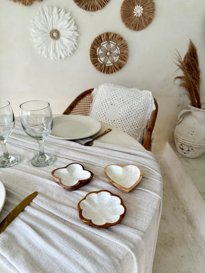 Coupelle cœur en bois de manguier et nacre – artisanat balinais authentique