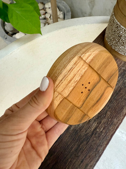 Porte-savon ovale en bois de manguier et nacre – raffinement naturel et artisanat balinais
