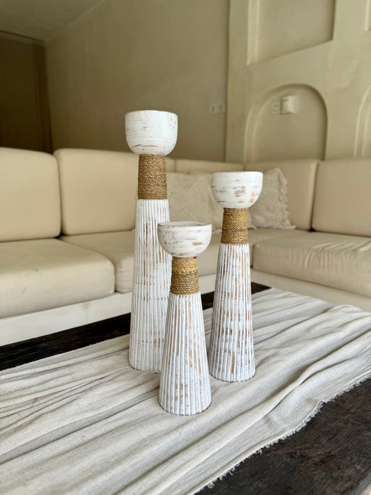 Chandeliers en bois naturel et cordelette – décoration artisanale de Bali