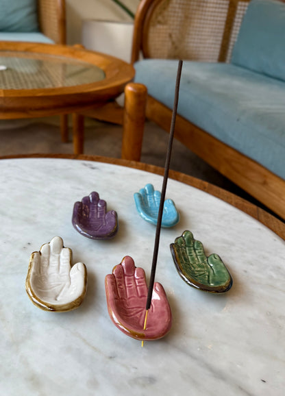 Porte-encens main – création artisanale en céramique de Bali