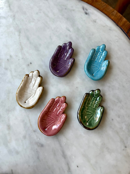 Porte-encens main – création artisanale en céramique de Bali