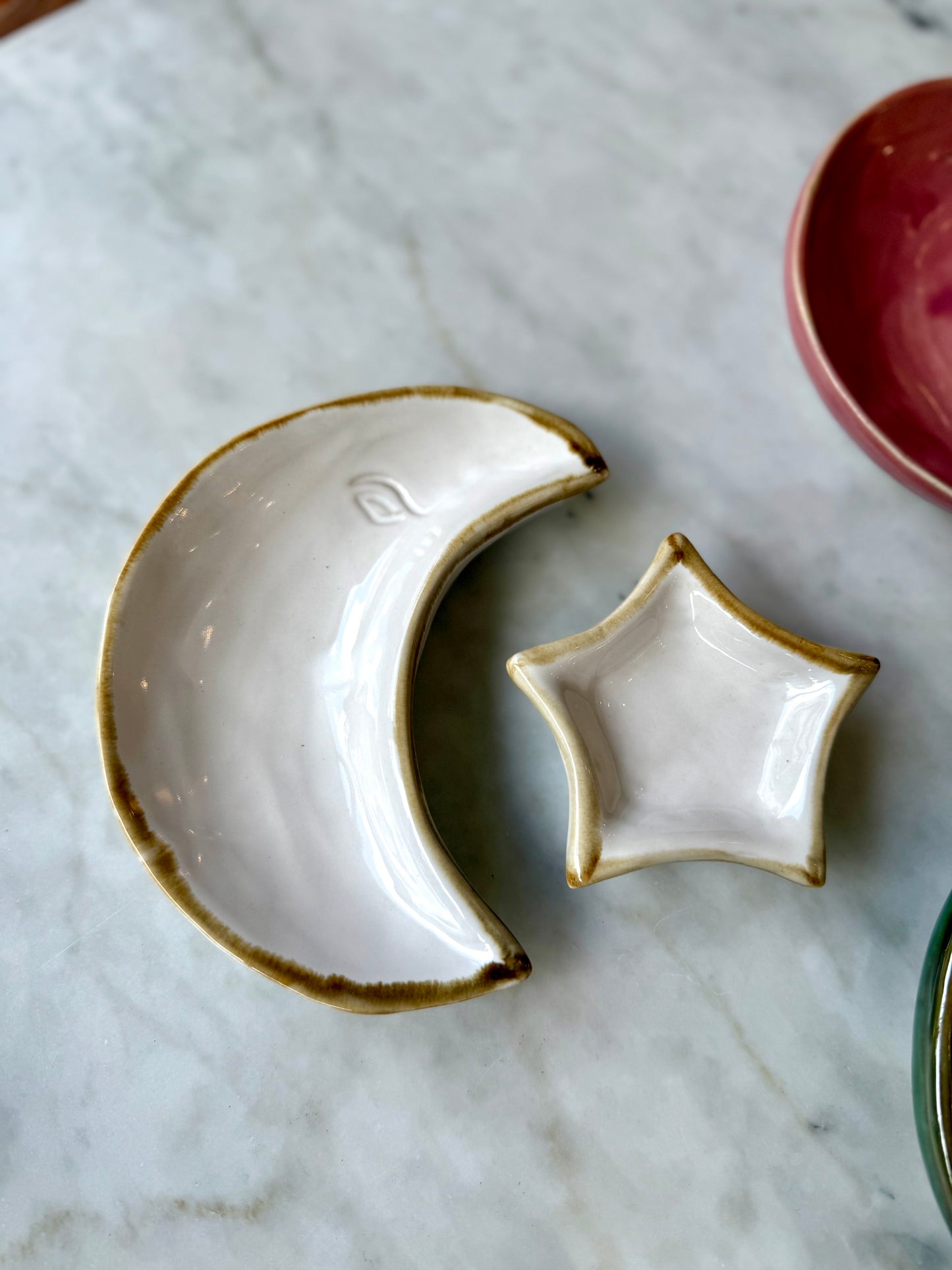 Lune avec son étoile en céramique – décoration artisanale de Bali