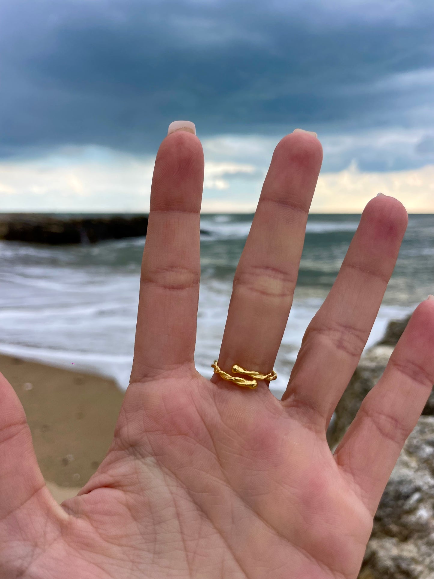 Bague réglable en laiton plaqué or – Médaillon gravé à la main au choix