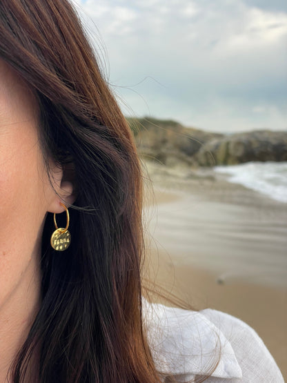 Boucles d’oreilles personnalisées – Laiton plaqué or, messages inspirants (vendues à l’unité)