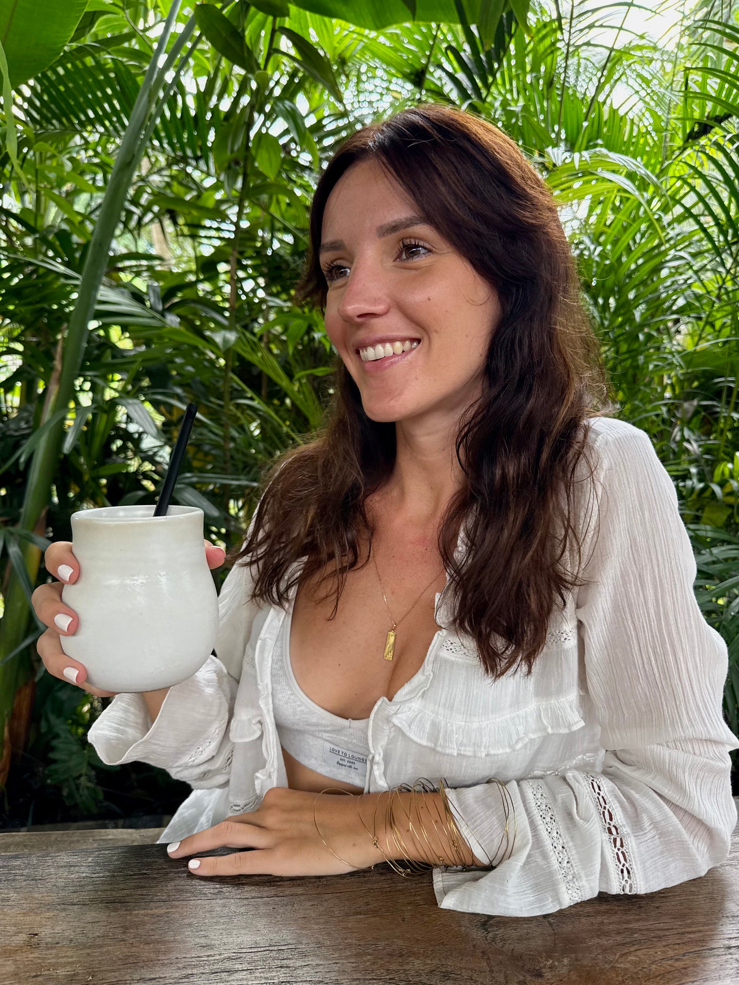 Pendentif "Love" – Fait main à Bali en laiton plaqué or