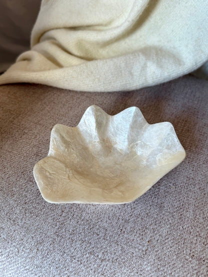 Coupelle en nacre “Bénitier” – pièce décorative artisanale de Bali