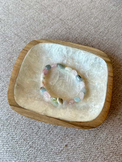 Bracelet en pierres naturelles – Amazonite, Labradorite & Quartz Rose | Création artisanale de Bali