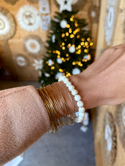 Bracelet en Howlite blanche – Pierre apaisante & élégante - Fait main à Bali