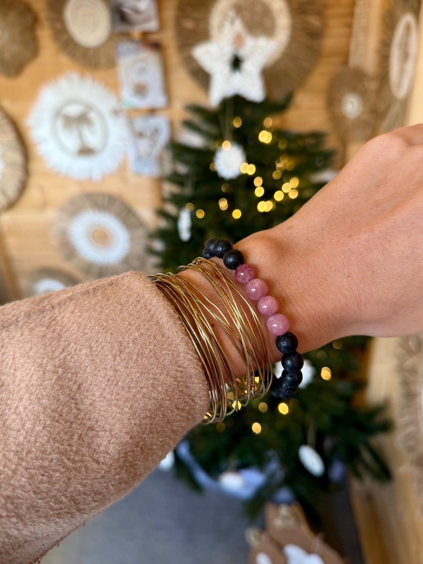 Bracelet en pierre de lave & Jaspe rouge clair – Pierre de vitalité & énergie – Fait main à Bali