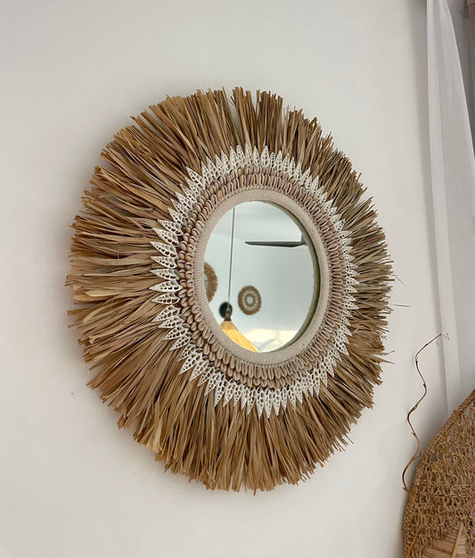 Miroir rond en coquillages et macramé – pièce artisanale bohème de Bali
